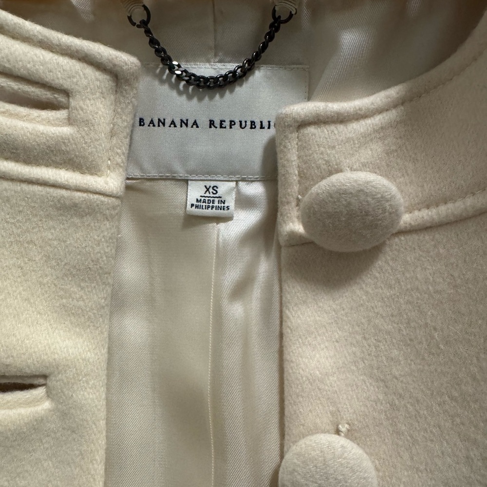 Banana Republic Ivory Buttoned Jacket - Picture 3 of 3